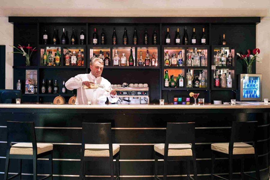 bar